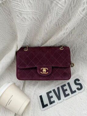 Classic CHANEL Bags: A Stylish and Versatile Choice for Elegance